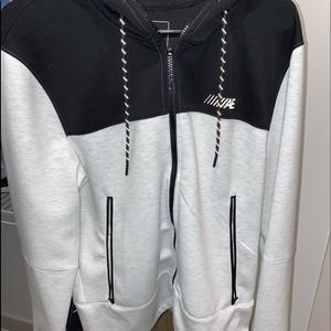 American Eagle Men’s ZipUp